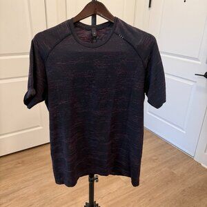 Lululemon License to Train Short Sleeve Shirt Heathered Black Red Mens Medium